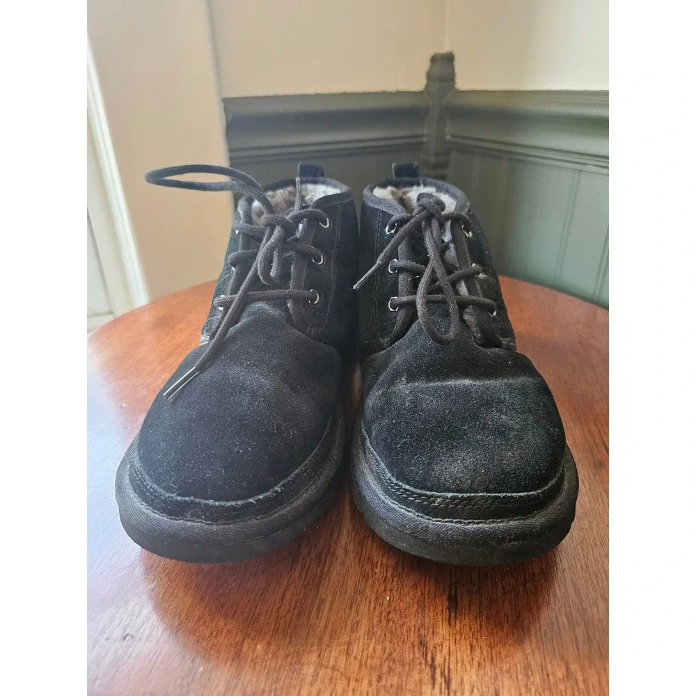 UGG Mens Neumel Black Suede Shearling Lined Lace Up Chukka Boots 3236 Size 9